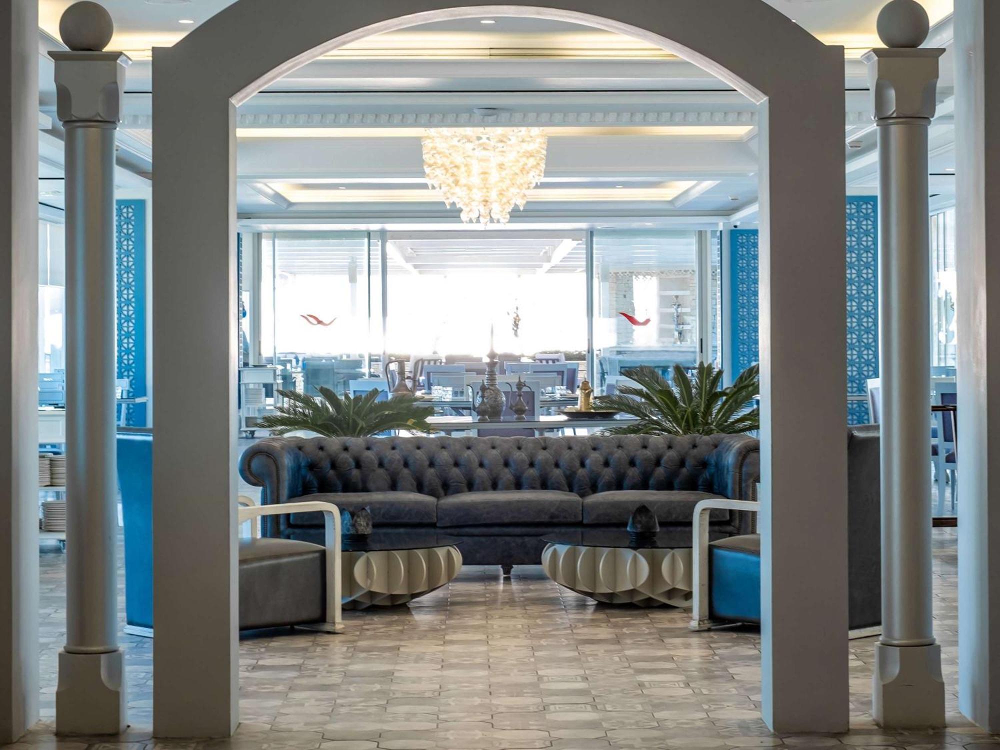 Moevenpick Hotel Beirut Beirute Exterior foto