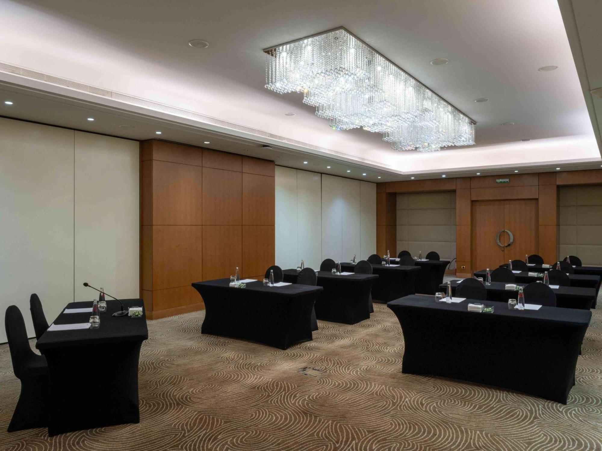 Moevenpick Hotel Beirut Beirute Exterior foto