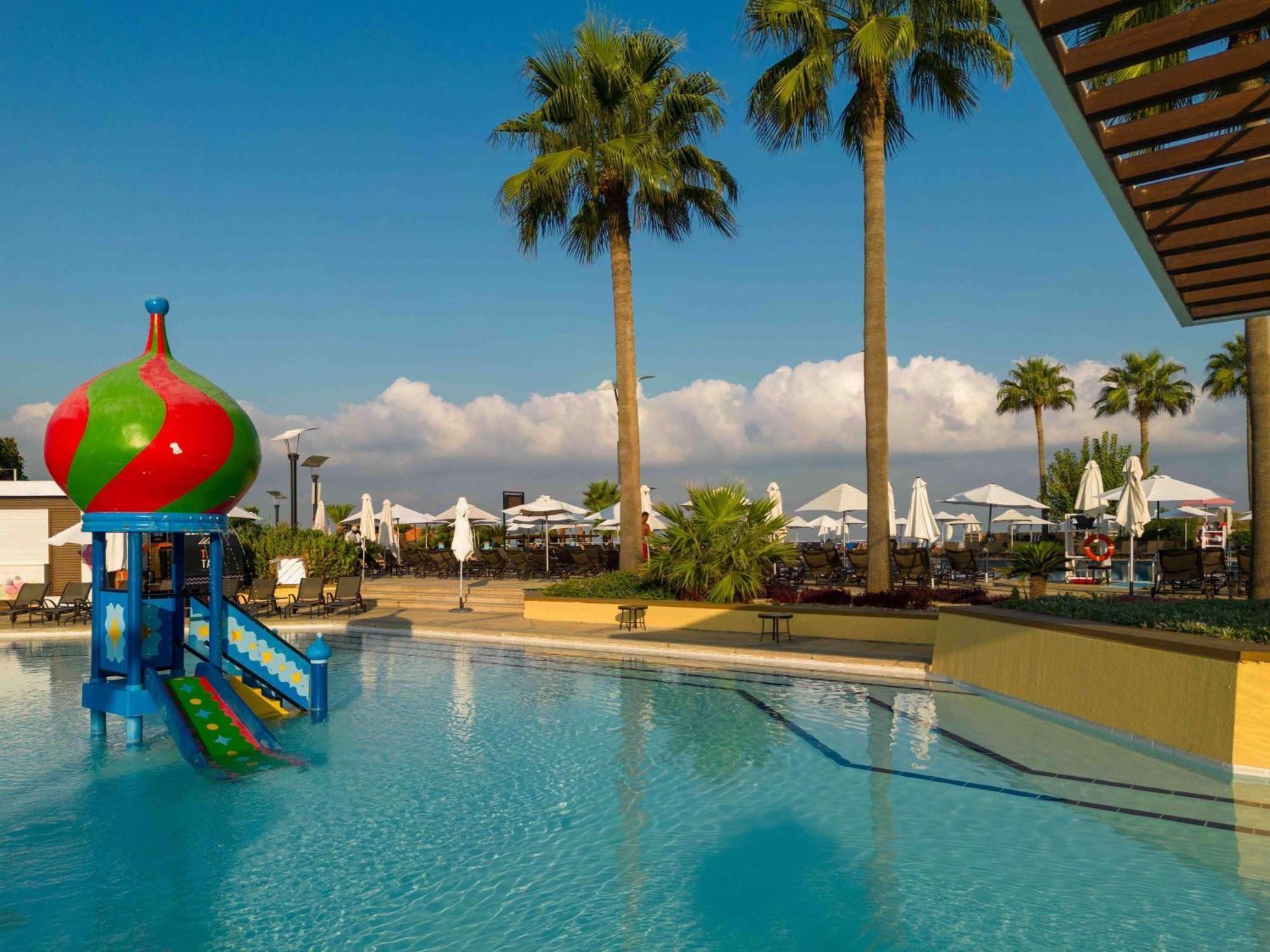 Moevenpick Hotel Beirut Beirute Exterior foto