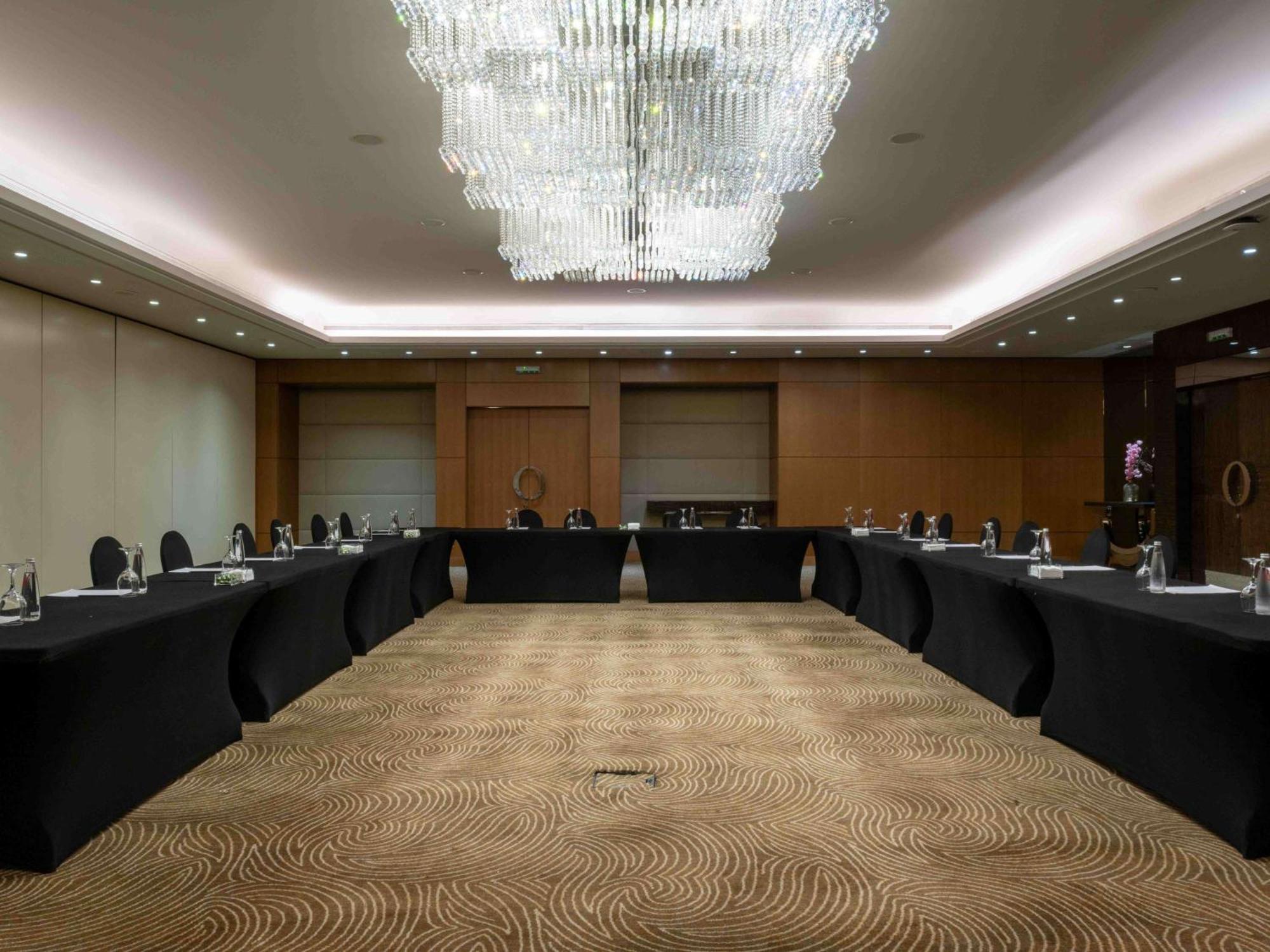 Moevenpick Hotel Beirut Beirute Exterior foto