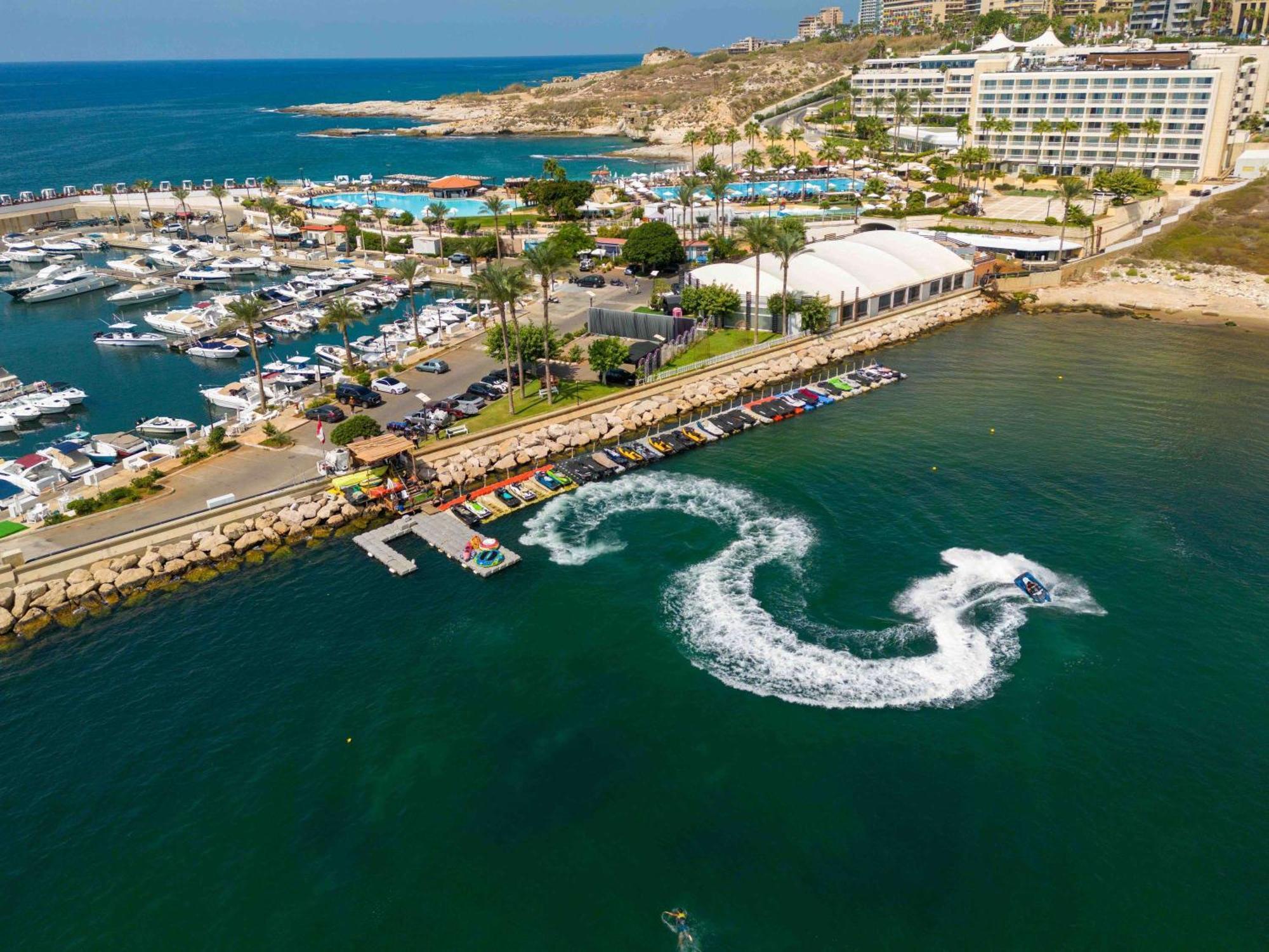 Moevenpick Hotel Beirut Beirute Exterior foto